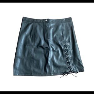 Brand new black Karl Lagerfeld Paris skirt sz 12